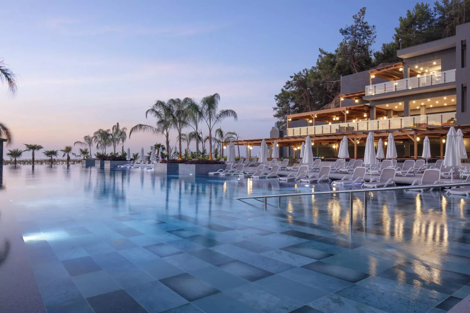Mylome Luxury Hotel - photo 2