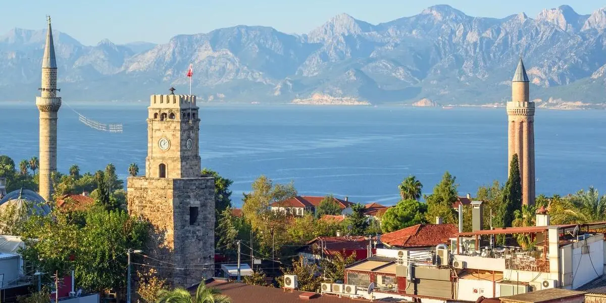Ce să nu ratezi într-o excursie de o zi din Antalya: atracții și excursii populare